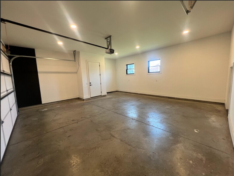 Building Photo - 1258 1st Ave S