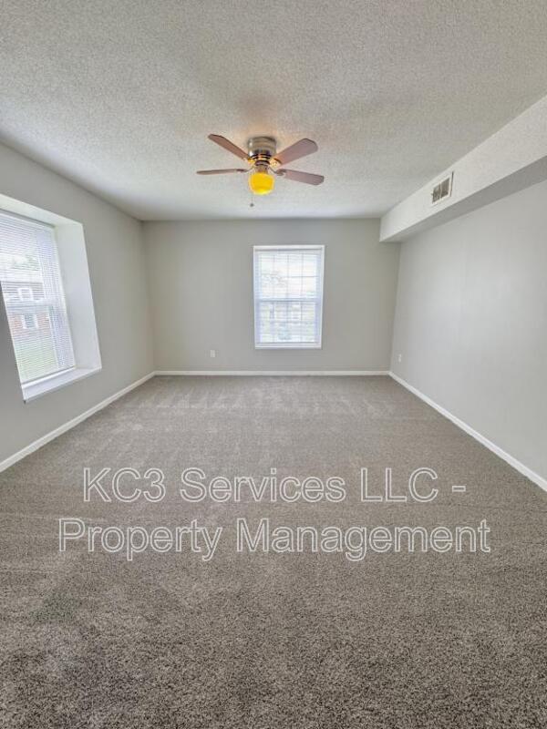 Building Photo - 8717 Countryshire Ln