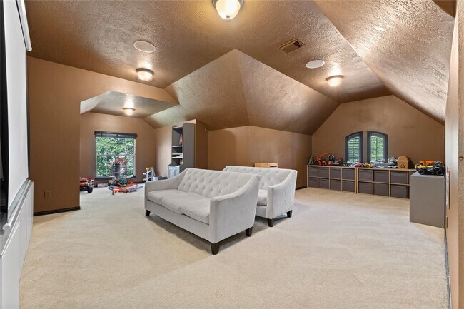 Building Photo - 18 Degas Park Dr