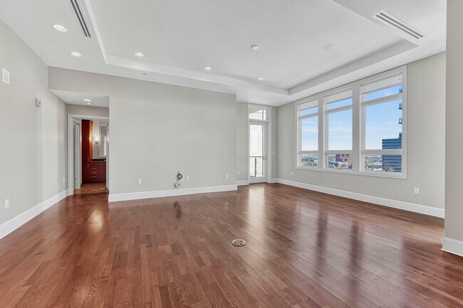 Building Photo - 5455 Landmark Pl