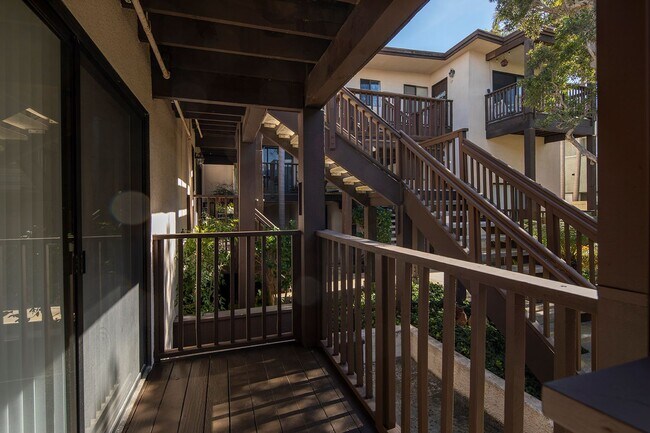 Building Photo - *OPEN HOUSE: 6/21 10-11AM* La Jolla 2BR wi...