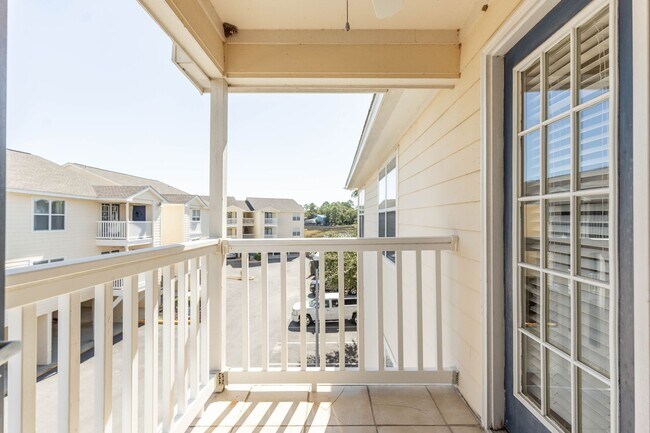 Building Photo - 2421 Beachview Dr