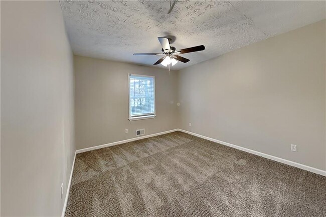 Building Photo - 4505 Laurie Ln SW