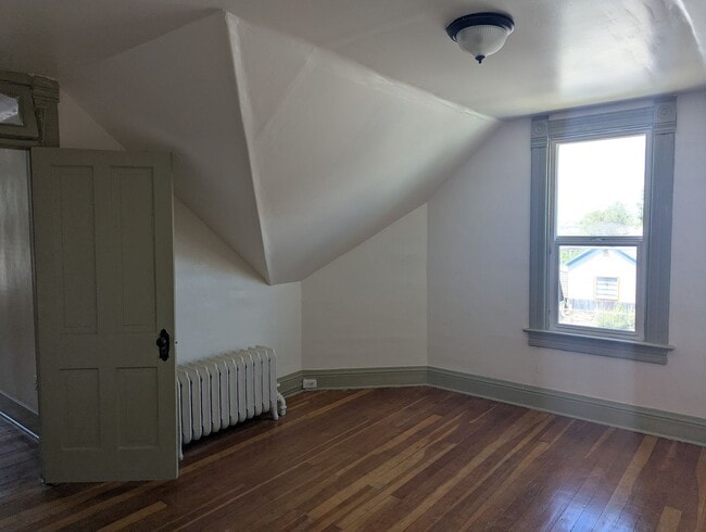 Building Photo - 109 Sherman St