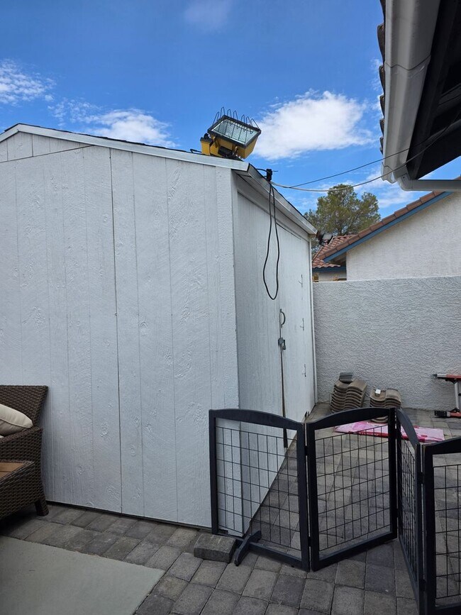 Building Photo - This Home Is Loaded!