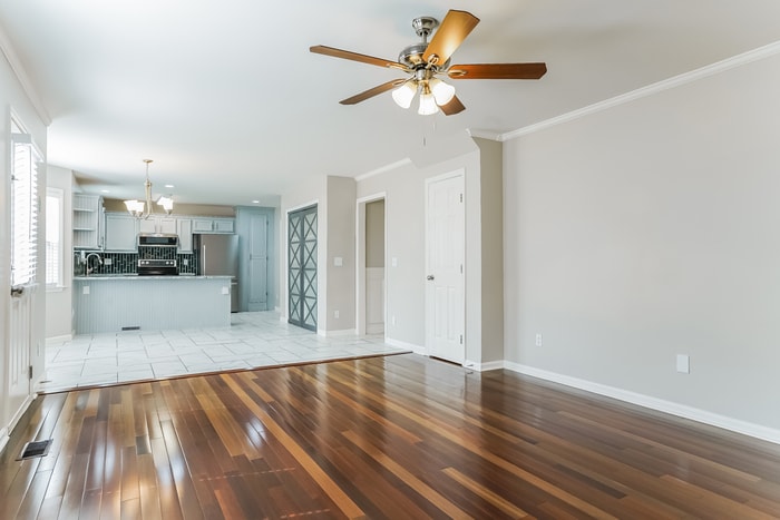 Building Photo - 6333 Willowlawn Dr