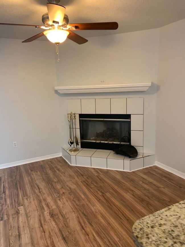 Building Photo - 38A Lindsay Dr