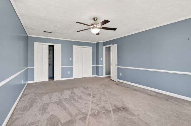 Building Photo - 636 N Wilkinson Dr