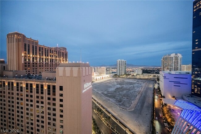 Building Photo - 2700 S Las Vegas Blvd