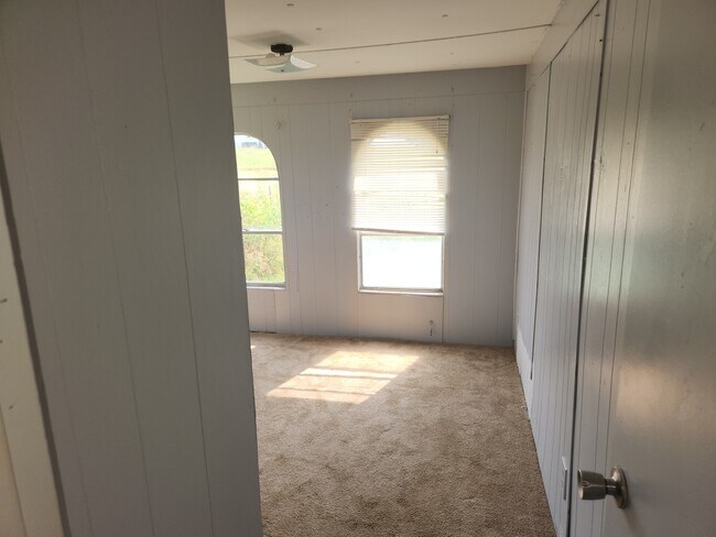 Building Photo - 3765 Gainsville Rd