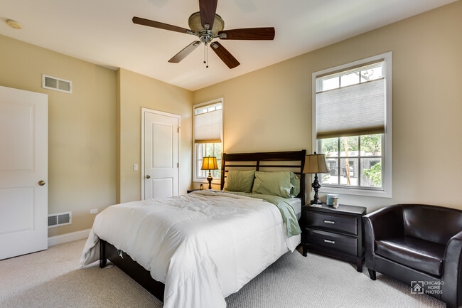 Building Photo - 932 Westmoor Rd