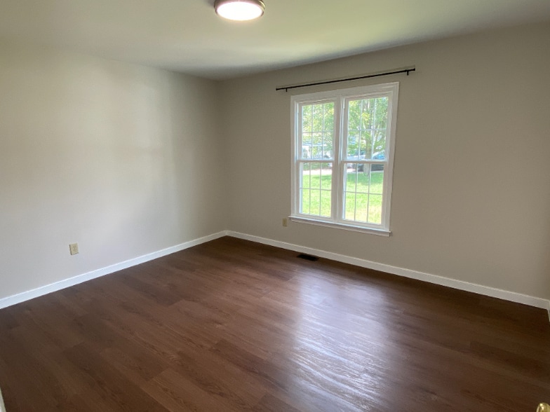 Building Photo - 4200 Lanver Ln