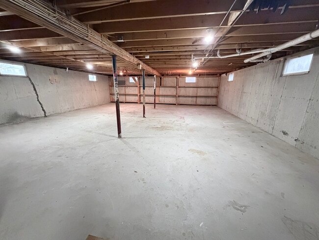 Building Photo - 28 Edgeworth St