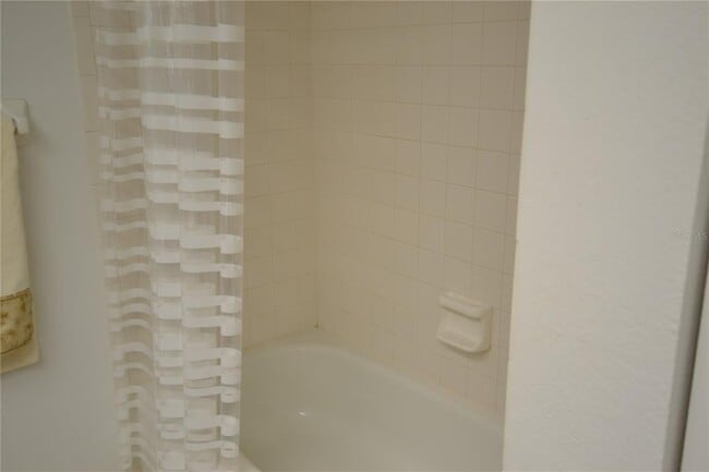 Building Photo - 209 Woodlake Wynde