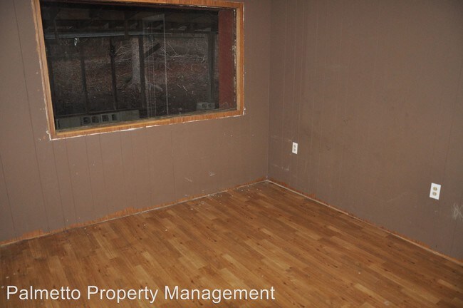 Building Photo - 1265 Wayside Rd NE