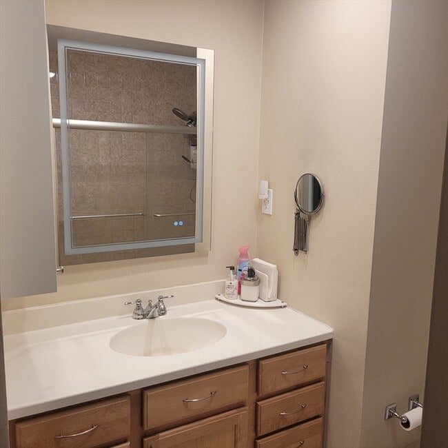 Building Photo - 935 Washington St