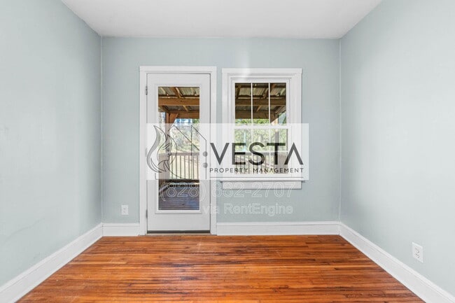 Building Photo - 18 Canterbury Rd