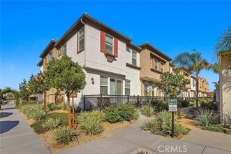 Building Photo - 40302 Calle Real