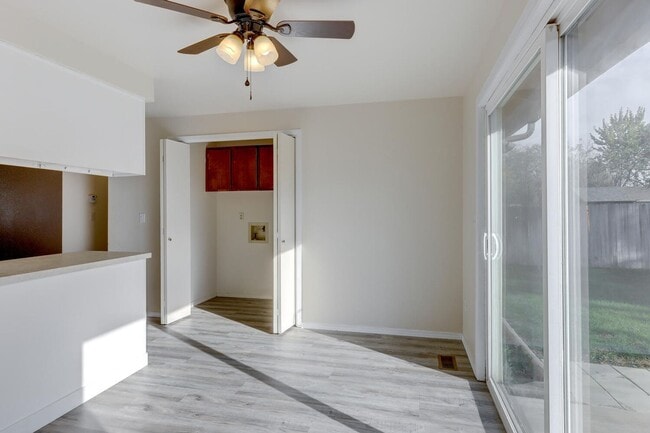 Building Photo - 10357 W Cory St