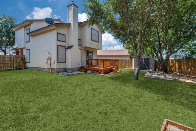 Building Photo - 3 Bedroom/2.5 Bath Guilbeau Gardens Subdivision