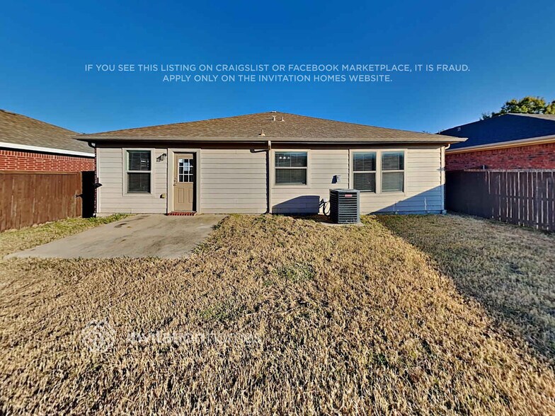 Building Photo - 8824 King Ranch Dr