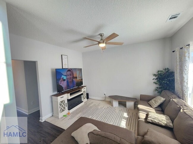 Building Photo - 950 Meloney Dr