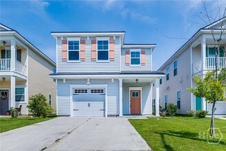 Building Photo - 11 Pomona Cir