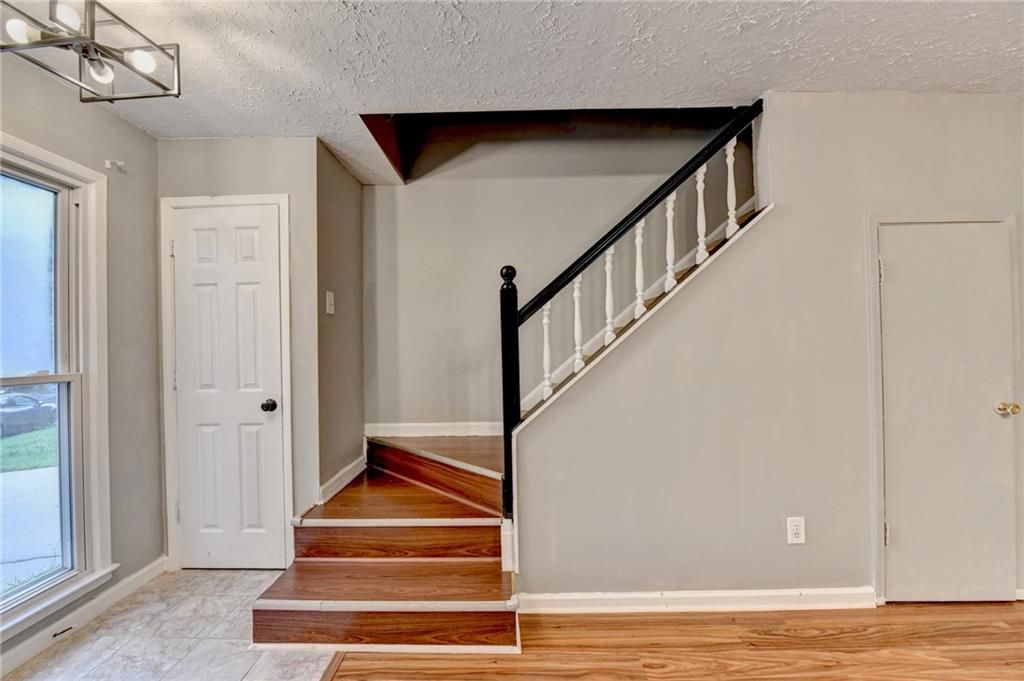 Building Photo - 1181 Izod Ct