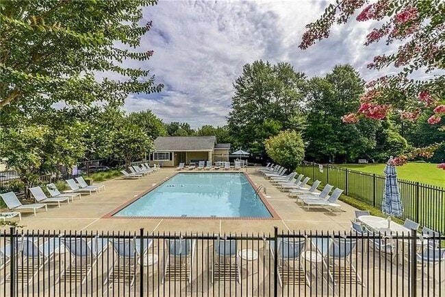 Building Photo - 1468 Briarwood Rd NE