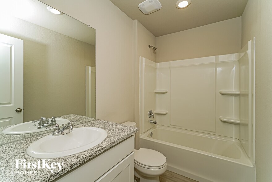 Building Photo - 10707 Prusiner Dr