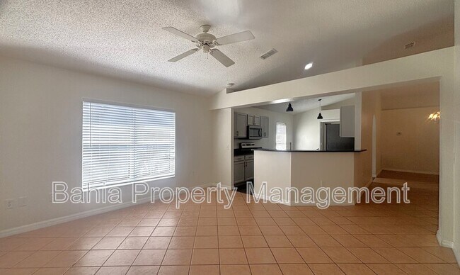 Building Photo - 10827 Laxton St