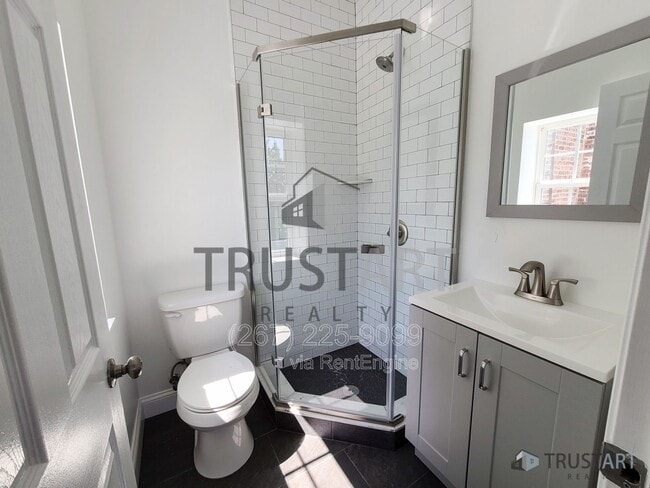 Building Photo - 4732 Longshore Ave