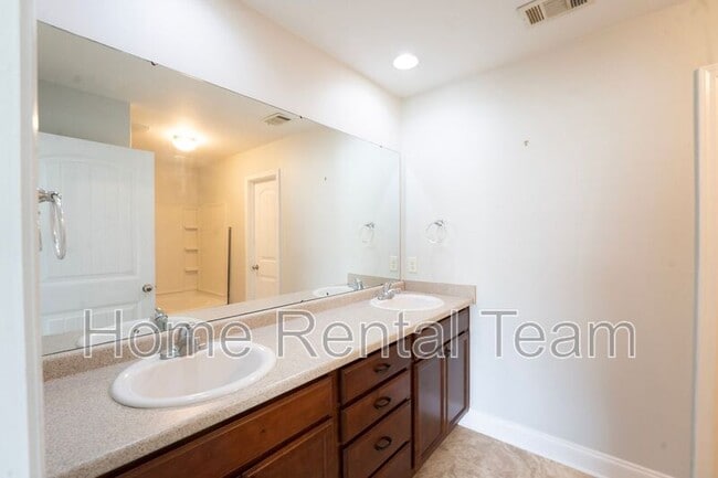 Building Photo - 573 Gov Treutlen Cir