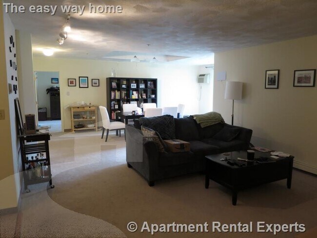 Building Photo - 373 Highland Ave