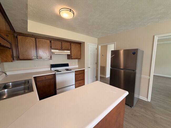Building Photo - 406 Hazelwood Dr