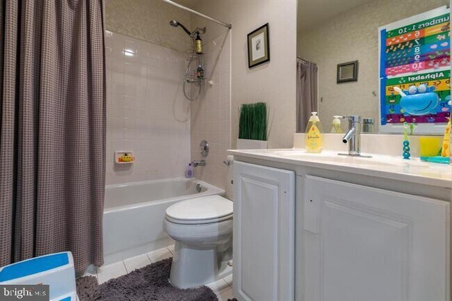 Building Photo - 2519 Gadsby Pl