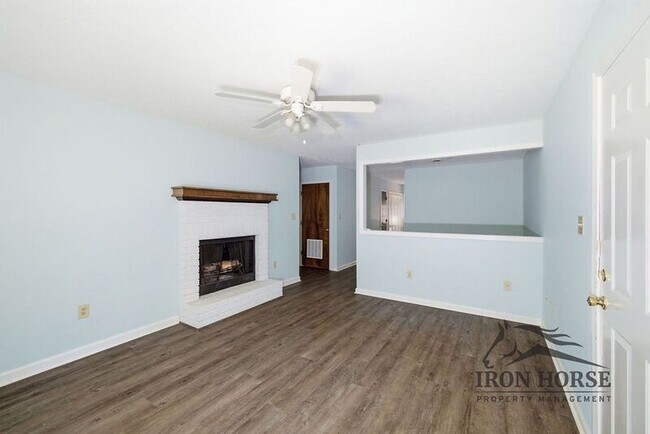 Building Photo - 126 Greenwood Dr