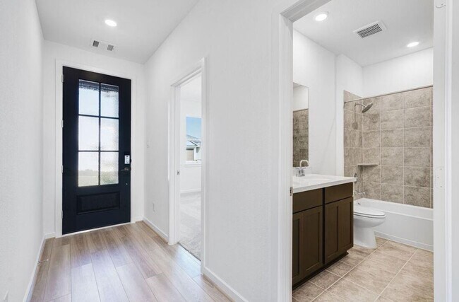 Building Photo - 9730 Bixby Crk Dr