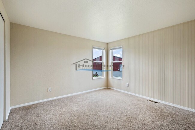 Building Photo - Country Home with Fenced Yard in Hayden!