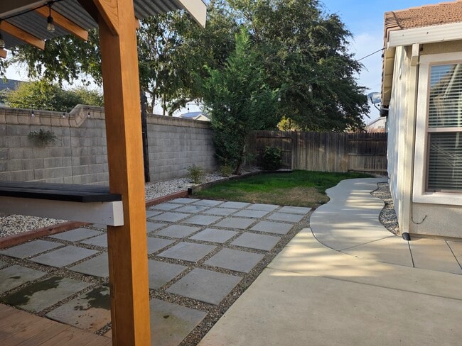 Building Photo - 1994 Newark Way