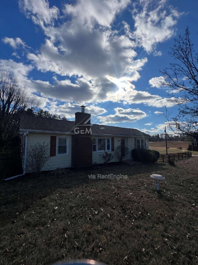 Building Photo - 1244 Mountain View Rd