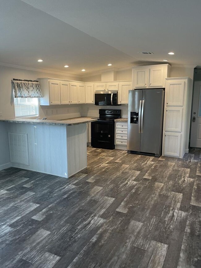 Building Photo - 30 Spring Dr