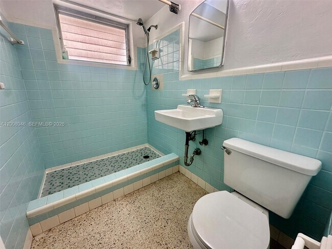 Building Photo - 1520 Garfield St