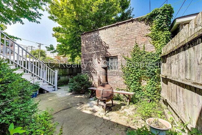 Building Photo - 4936 S St Lawrence Ave