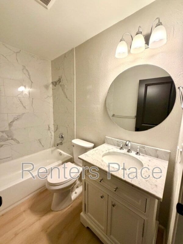 Building Photo - 1804 S Gardenia Ave