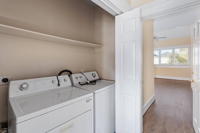 Laundry closet - 515 W 17th St
