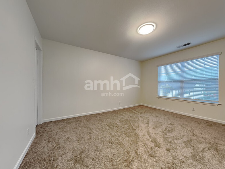 Building Photo - 5409 Calvert Ln