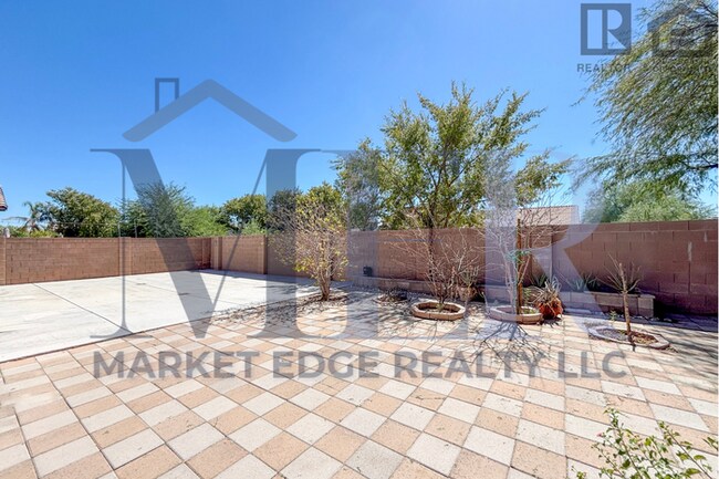 Building Photo - 4Bed/2Bath Furnished Home w/3 Car Garage! ...