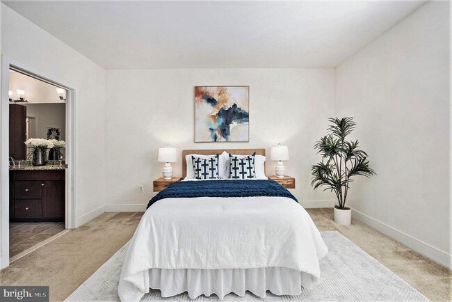 Building Photo - 600 S 24th St