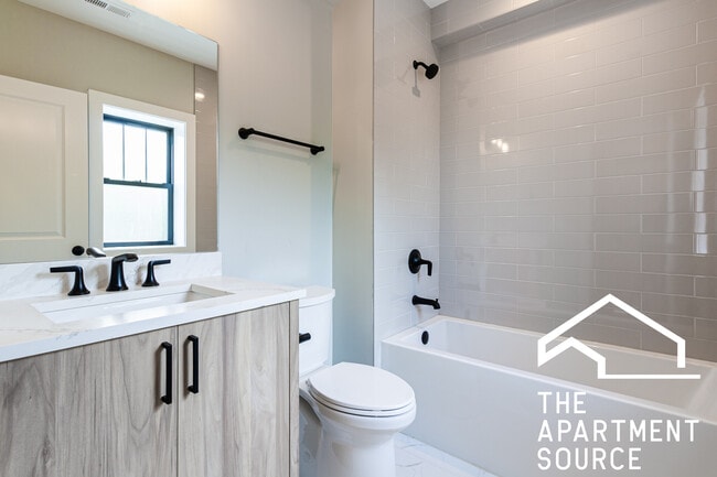 Building Photo - 2457 W Logan Blvd